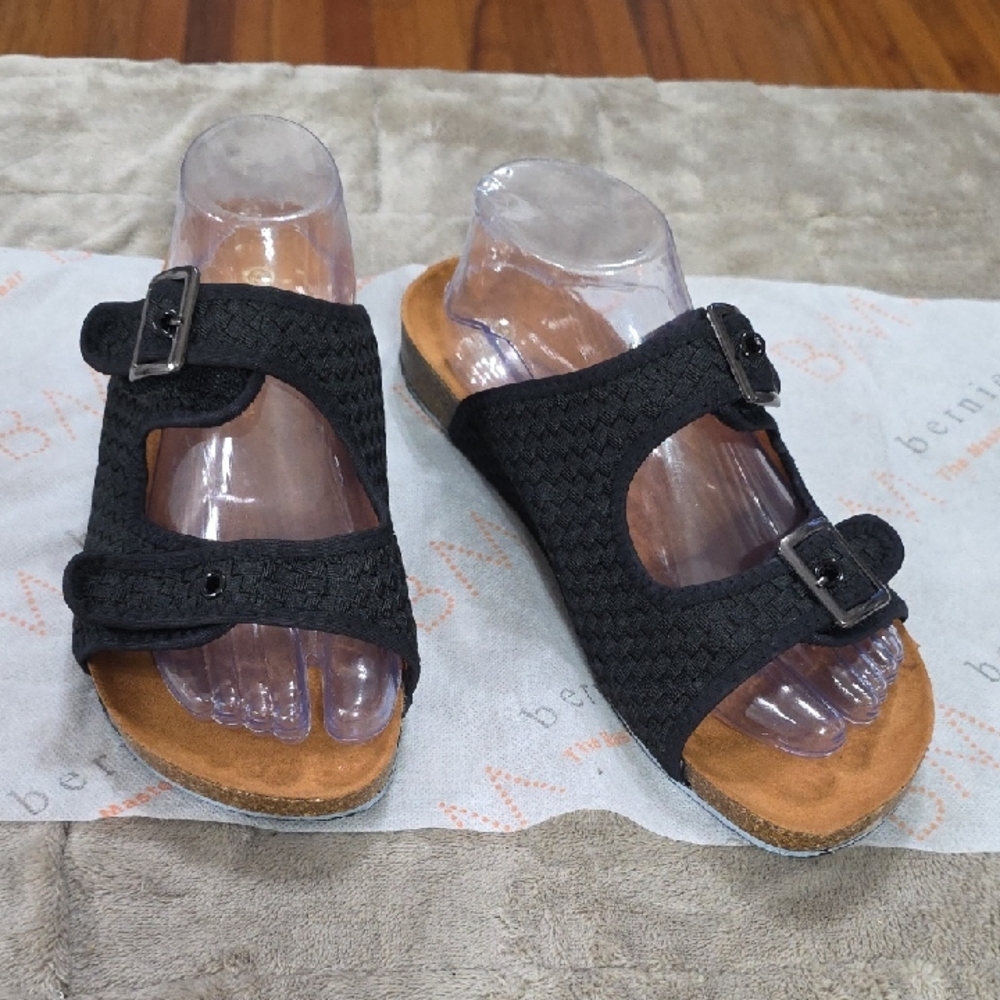 NEW Bernie Mev  "Sunset" Womens Woven Black Sandals Hook & Loop Slip-On Sz 42/11